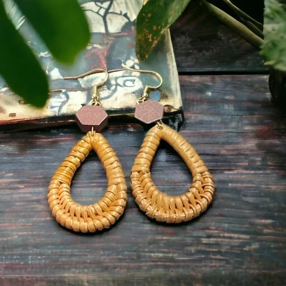14K Gold Dangle Woven Hoop Wooden Shape Earrings - Picture 2 of 3